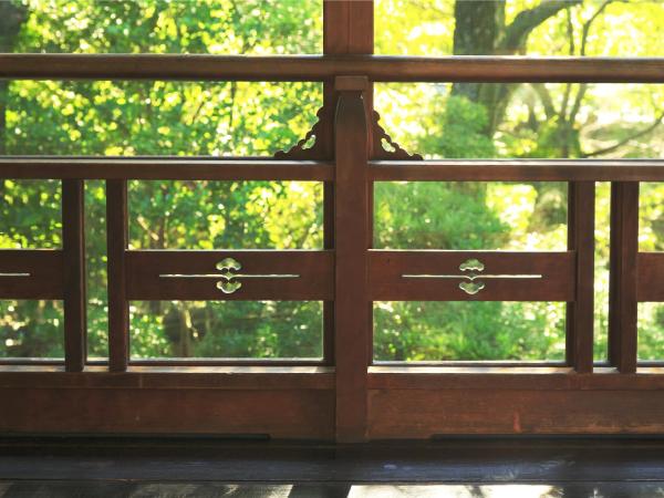 Kyoto Nanzenji Ryokan Yachiyo : photo 9 de la chambre suite familiale avec balcon, vue sur jardin et bain en plein air