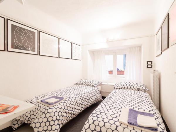 B&B La Casa del Cuoco - Piccola camera con colazione in appartamento privato : photo 7 de la chambre chambre double ou lits jumeaux