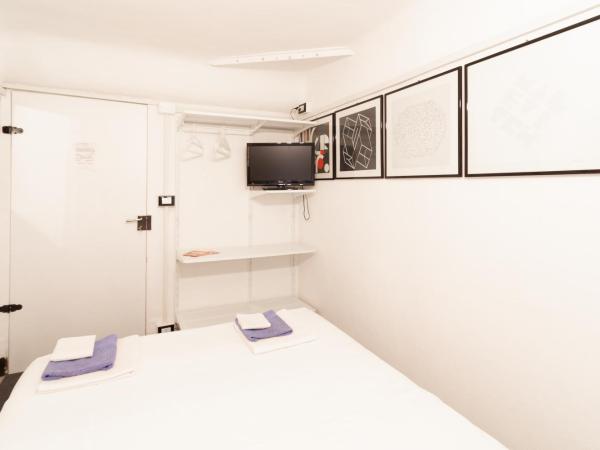 B&B La Casa del Cuoco - Piccola camera con colazione in appartamento condiviso con l'host : photo 2 de la chambre chambre double ou lits jumeaux