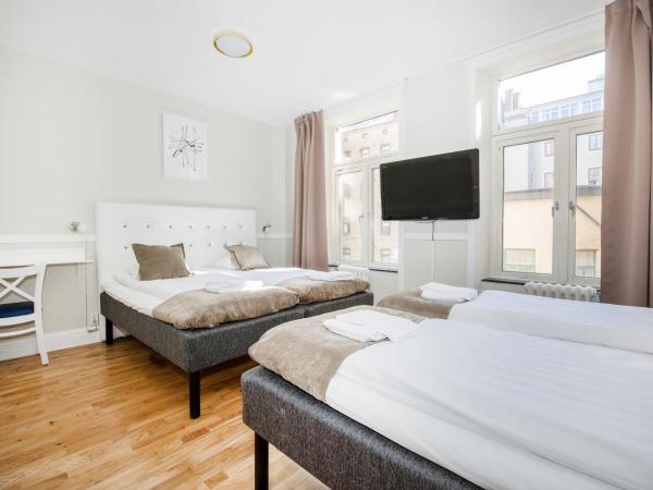 City Hotell Avenyn : photo 3 de la chambre chambre quadruple