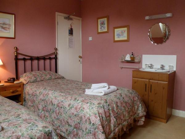 The Farthings : photo 1 de la chambre chambre lits jumeaux avec salle de bains commune