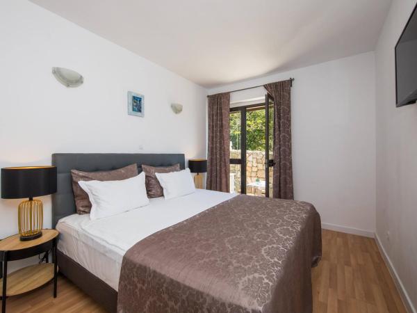 Villa Dard : photo 3 de la chambre chambre double avec terrasse