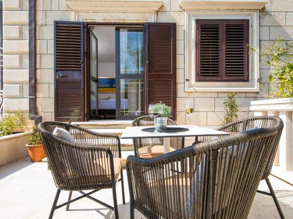 Villa Dard : photo 6 de la chambre chambre double avec terrasse