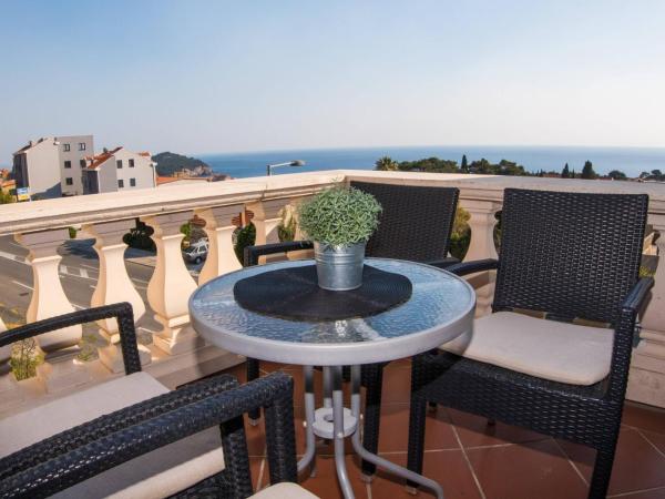 Villa Dard : photo 8 de la chambre suite 2 chambres supérieure avec balcon - vue sur mer