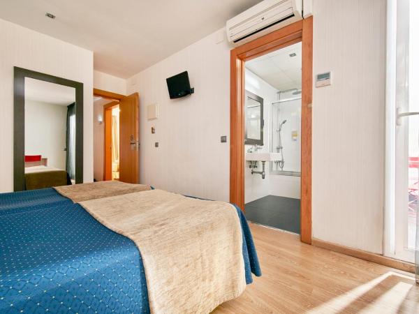 Hotel Transit : photo 6 de la chambre chambre lits jumeaux avec balcon