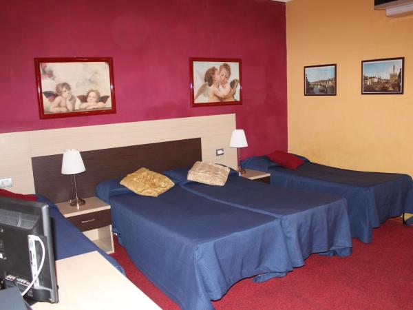Hotel San Lorenzo : photo 2 de la chambre chambre triple