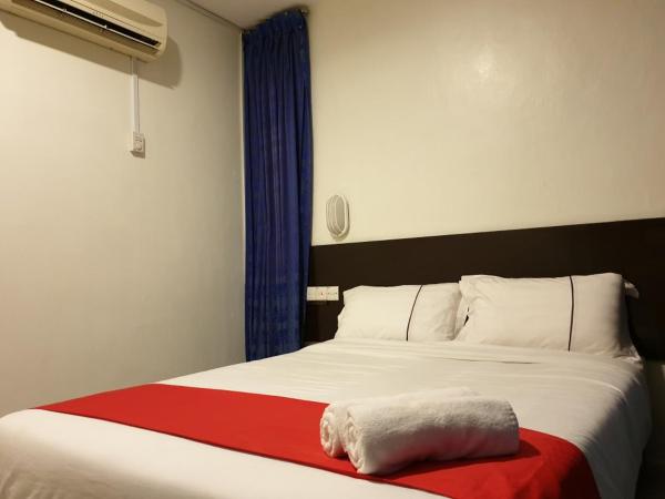 Fully Hotel Desa Tebrau : photo 2 de la chambre chambre double standard
