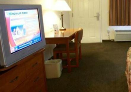 Premier Inns Tolleson : photo 5 de la chambre chambre avec 2 grands lits queen-size 