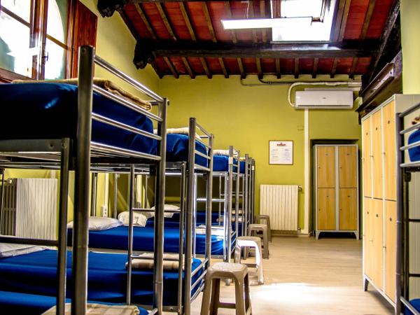 Hostel Santa Monaca : photo 3 de la chambre lit dans un dortoir mixte de 16 lits