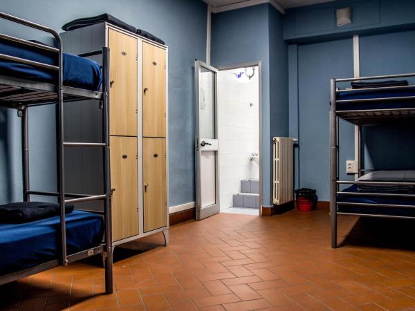 Hostel Santa Monaca : photo 4 de la chambre dortoir mixte de 4 lits