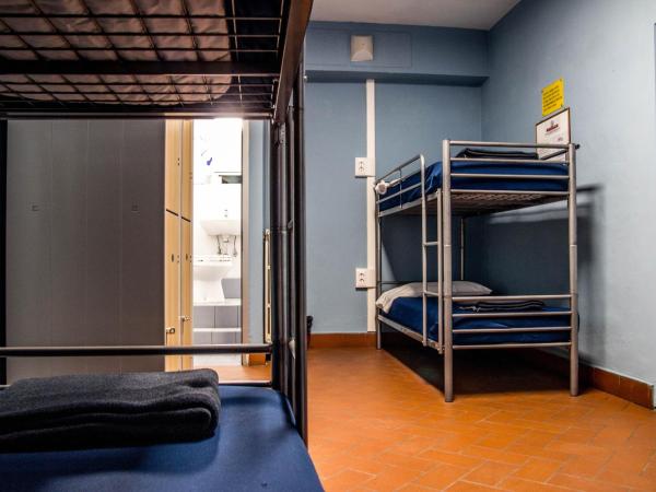 Hostel Santa Monaca : photo 3 de la chambre dortoir mixte de 4 lits