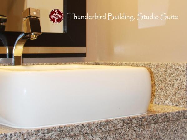 Helm's Inn : photo 3 de la chambre studio lit king-size