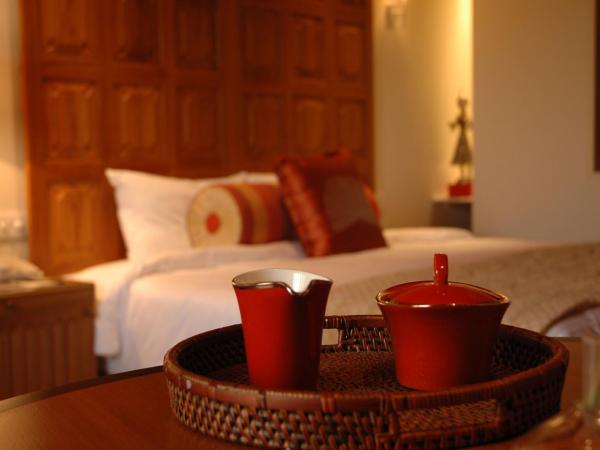 Jai Mahal Palace : photo 5 de la chambre chambre de luxe avec vue sur la ville