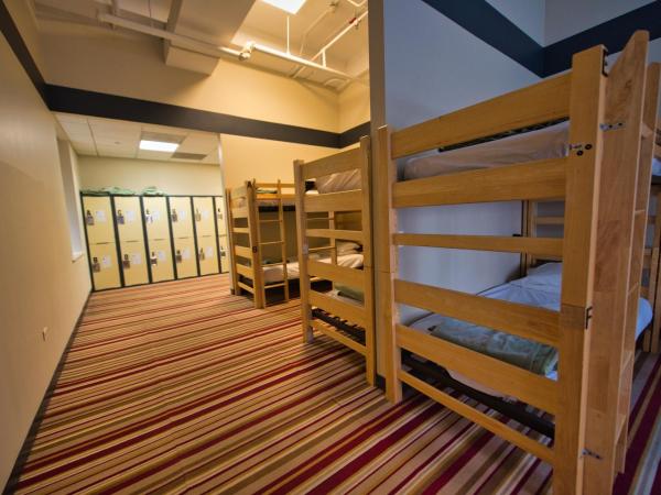 HI Chicago Hostel : photo 2 de la chambre lit dans dortoir pour femmes de 10 lits