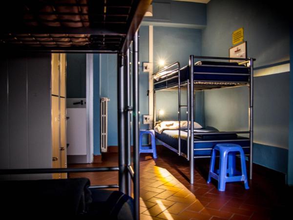 Hostel Santa Monaca : photo 1 de la chambre dortoir mixte de 4 lits