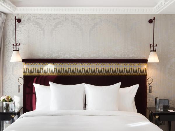 La Réserve Paris Hotel & Spa : photo 6 de la chambre suite junior eiffel