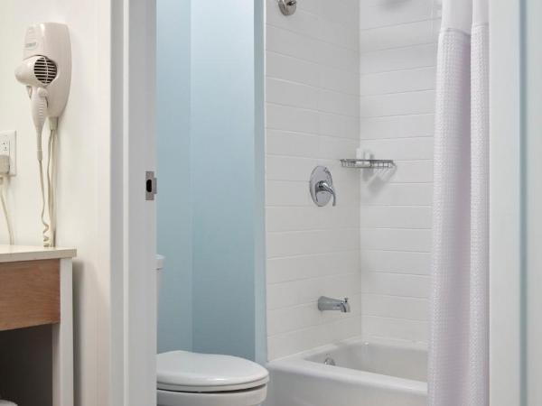 Universal's Endless Summer Resort - Surfside Inn and Suites : photo 3 de la chambre suite 2 chambres accessible aux personnes malentendantes (forfait arrivée anticipé au parc inclus)