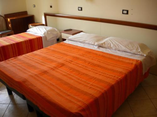 Serafino Liguria Hotel : photo 1 de la chambre chambre triple