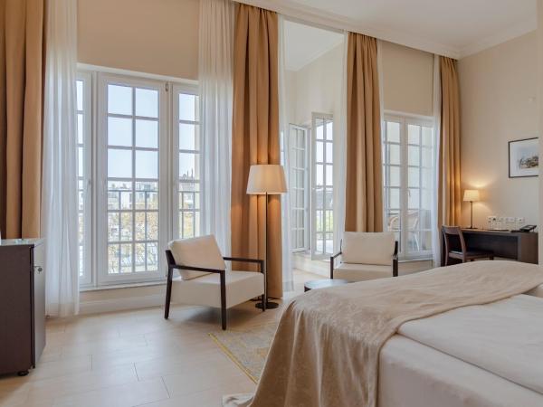 Hotel Spiess & Spiess : photo 10 de la chambre chambre double supérieure avec balcon ou terrasse - vue sur jardin