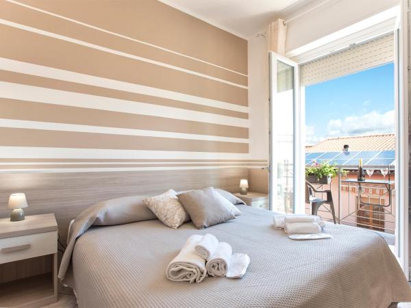 Alguest : photo 1 de la chambre chambre double ou lits jumeaux deluxe avec balcon