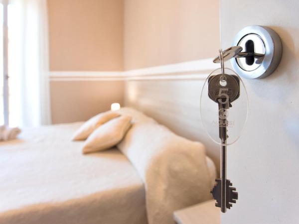 Alguest : photo 4 de la chambre chambre double ou lits jumeaux deluxe avec balcon