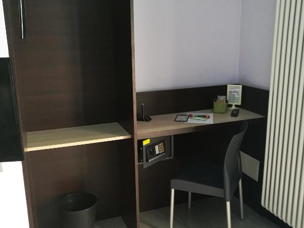 Villa Camilla Milano : photo 3 de la chambre chambre double supérieure