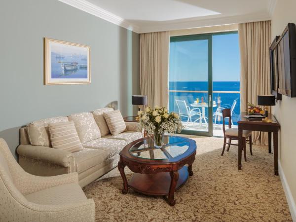 Royal Princess Hotel : photo 3 de la chambre suite de luxe avec balcon - vue sur mer