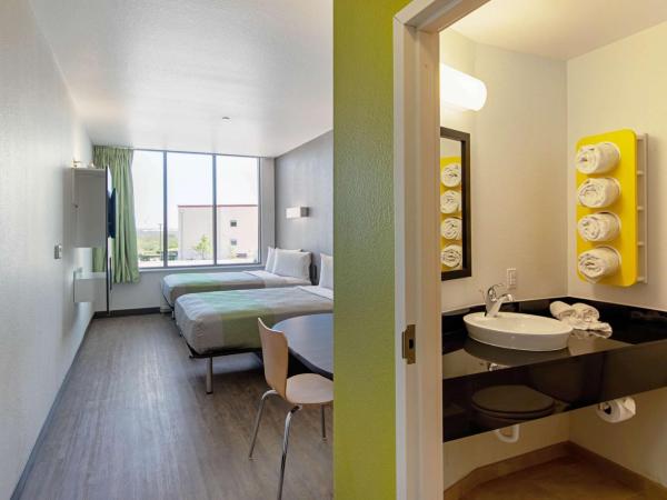 Motel 6 Austin Airport : photo 1 de la chambre chambre quadruple