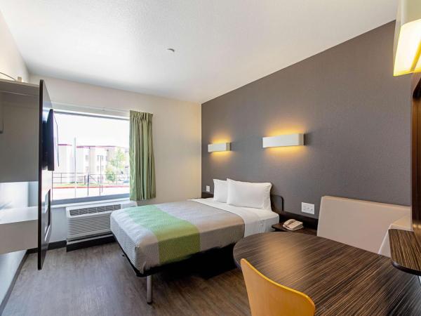 Motel 6 Austin Airport : photo 2 de la chambre chambre lit queen-size - non-fumeurs