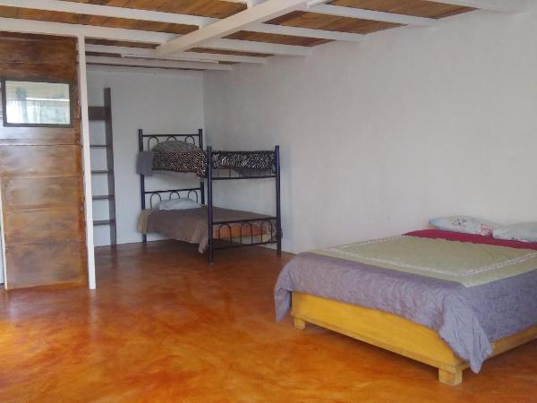 La casa del nenufar : photo 1 de la chambre chambre familiale avec salle de bains privative