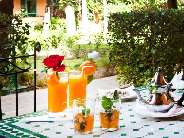 Chems Hotel : photo 5 de la chambre chambre familiale standard