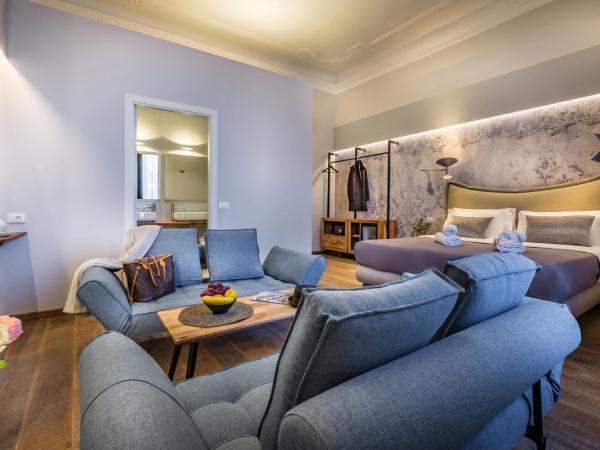 Palazzo dei Conti Residenza d'Epoca : photo 3 de la chambre suite junior avec balcon