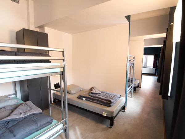 Liège Youth Hostel : photo 6 de la chambre chambre quadruple