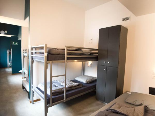 Liège Youth Hostel : photo 8 de la chambre chambre quadruple