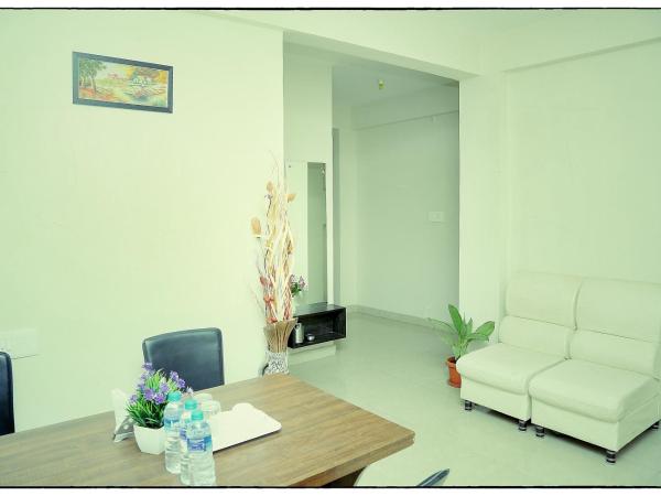 Orange Corner, Near Kempegowda Bangalore international airport : photo 8 de la chambre suite familiale deluxe