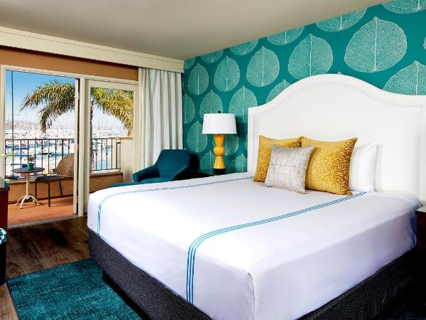 Kona Kai Resort & Spa, a Noble House Resort : photo 3 de la chambre chambre lit king-size - vue sur port de plaisance