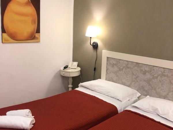 Hotel Europeo Napoli : photo 2 de la chambre appartement 2 chambres