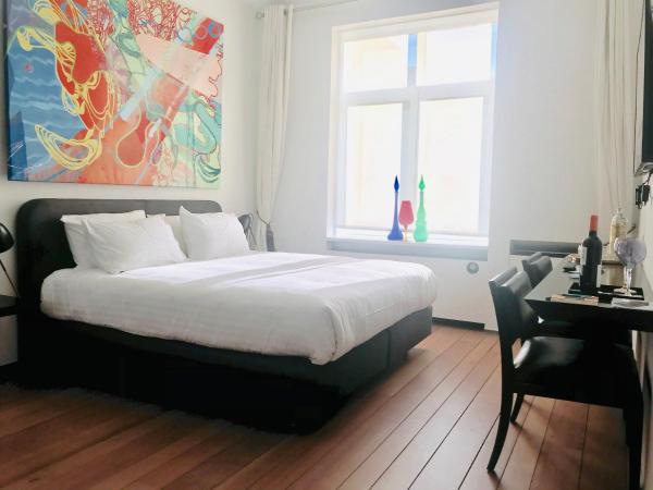 Les Lofts d'Artistes : photo 7 de la chambre chambre double avec salle de bains privative