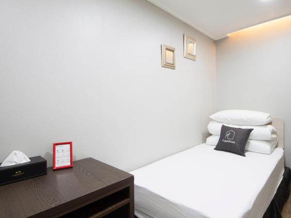 K-Grand Hostel Gangnam1 : photo 4 de la chambre chambre simple Économique sans fenêtre