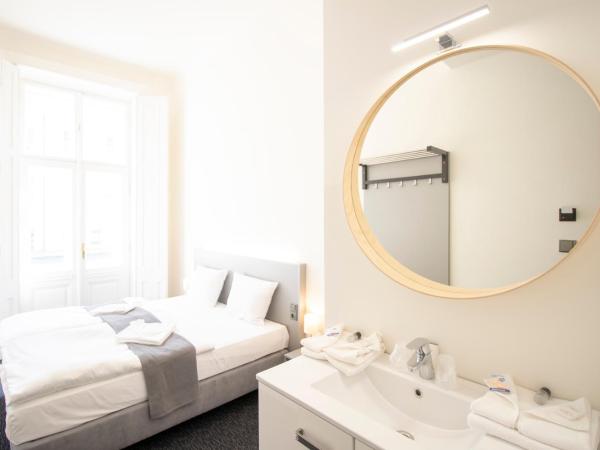 Narodni Stay : photo 4 de la chambre chambre double deluxe avec balcon