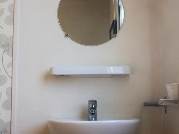 Pension de Kerioual : photo 4 de la chambre chambre double avec salle de bains commune