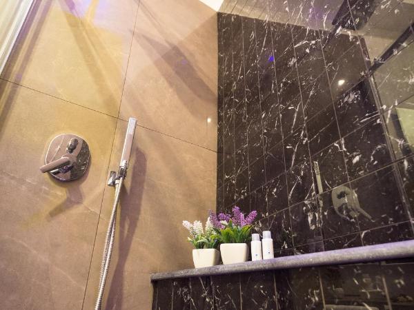 B&B Depretis19 : photo 9 de la chambre chambre lit king-size avec balcon