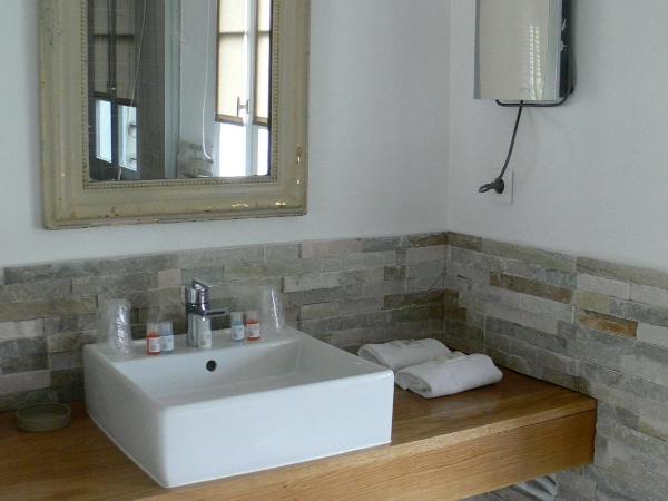 L'Île Ô Château : photo 2 de la chambre chambre double supérieure - vue sur piscine