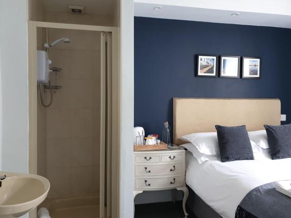 Starlings Guest House : photo 4 de la chambre chambre double avec toilettes communes - 1er Étage