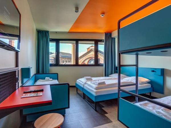 MEININGER Budapest Great Market Hall : photo 1 de la chambre chambre familiale