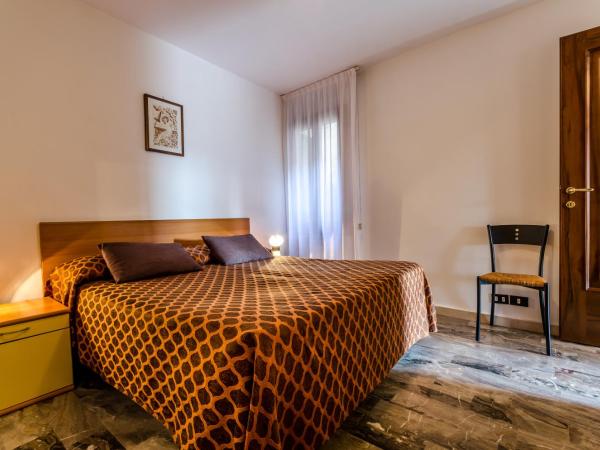 Hotel Ariel Silva : photo 2 de la chambre chambre double avec salle de bains commune - bâtiment séparé