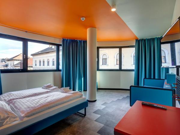 MEININGER Budapest Great Market Hall : photo 4 de la chambre chambre triple