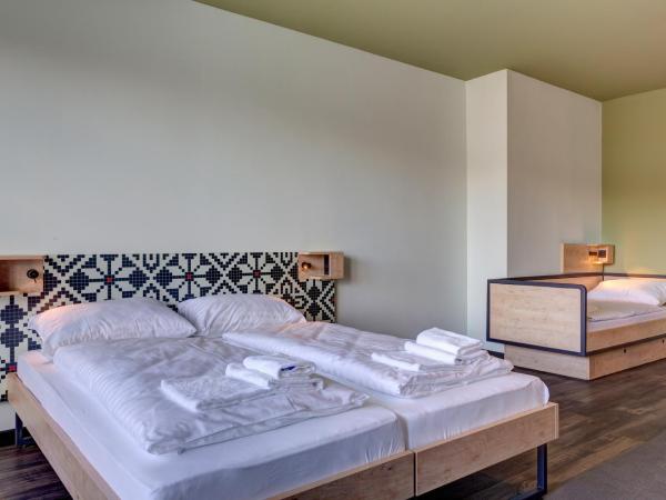 MEININGER Budapest Great Market Hall : photo 3 de la chambre chambre triple supérieure