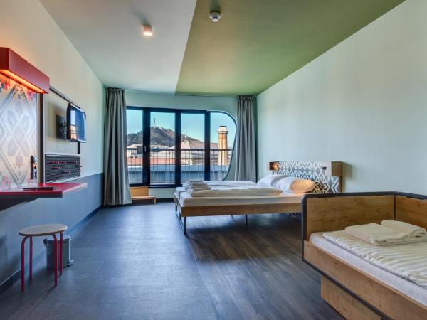 MEININGER Budapest Great Market Hall : photo 1 de la chambre chambre triple supérieure