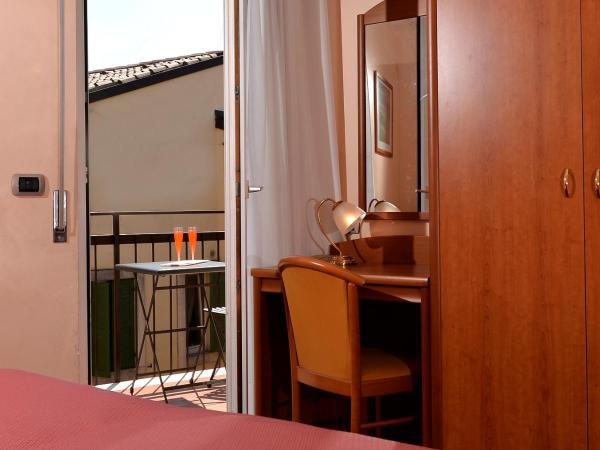 Hotel Siena : photo 1 de la chambre chambre triple